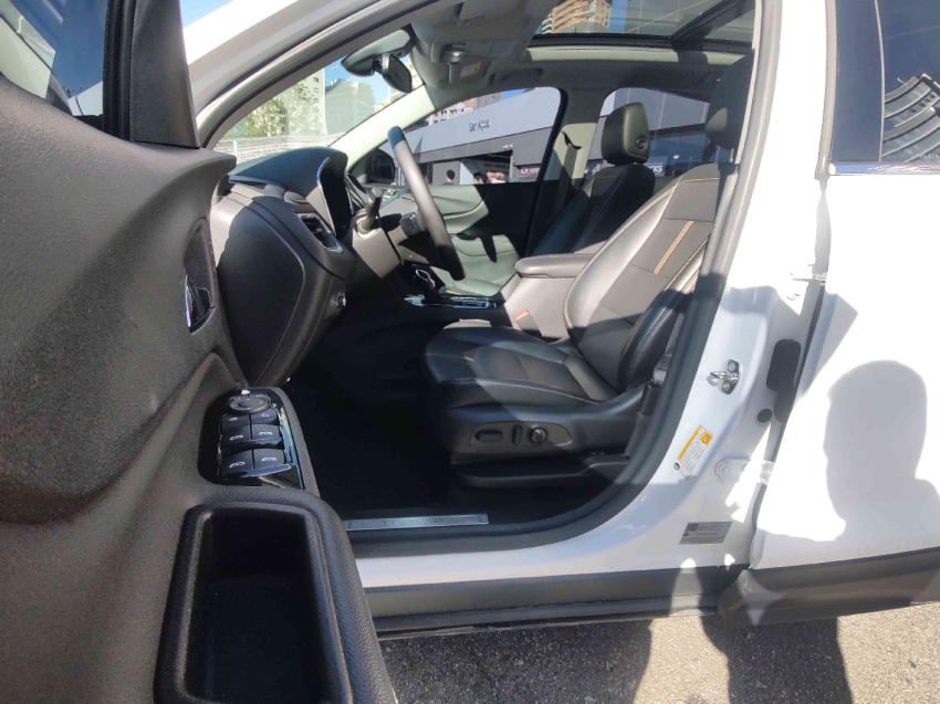 equinox premier awd 1.5 tb at6  2023/23