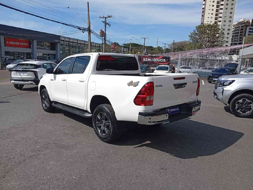 hilux cd dsl 4x4 sr at diesel automatico 2023/24