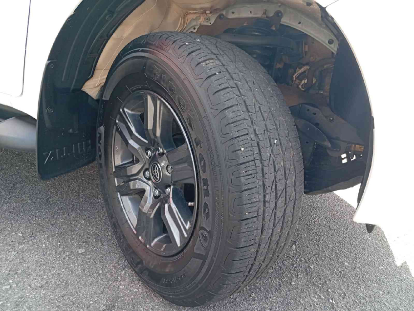 hilux cd dsl 4x4 sr at diesel automatico 2023/24