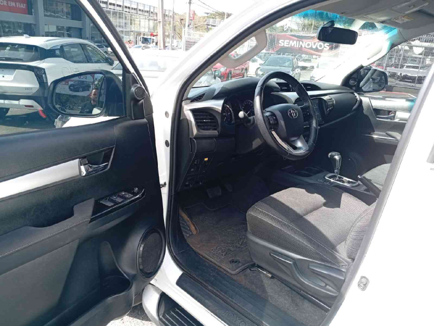hilux cd dsl 4x4 sr at diesel automatico 2023/24