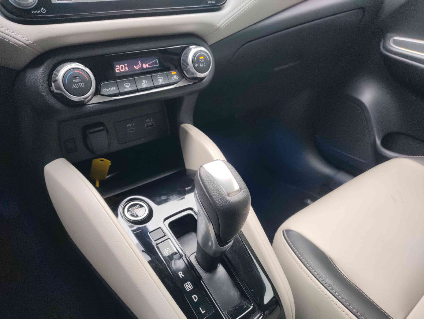 nissan versa 1.6 16v flex exclusive xtronic 4p automatico 2025