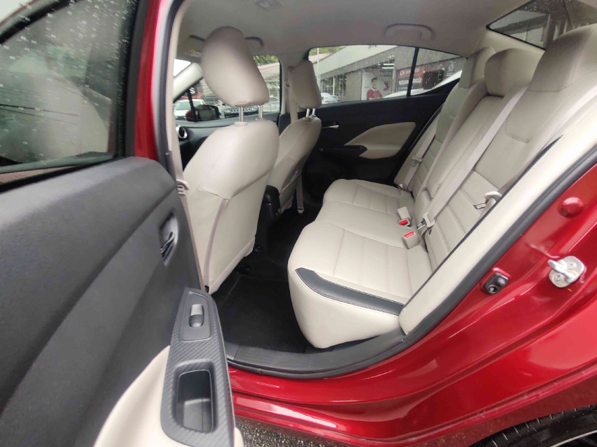 nissan versa 1.6 16v flex exclusive xtronic 4p automatico 2025