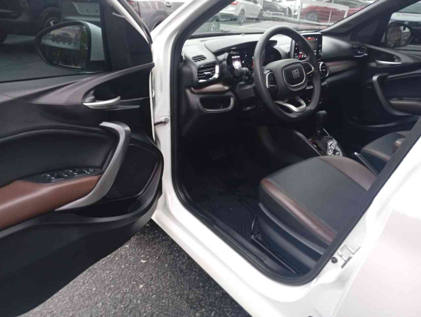 fiat cronos precision 1.3 at6