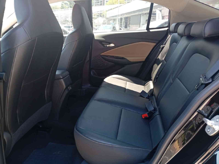 chevrolet onix plus premier at6