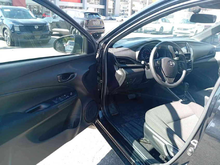 toyota yaris 1.5 16v flex xl multidrive 4p automatico 2025
