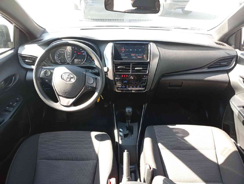 toyota yaris 1.5 16v flex xl multidrive 4p automatico 2025