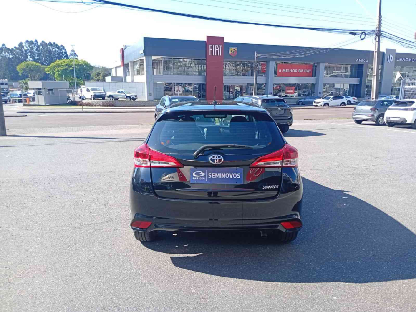 toyota yaris 1.5 16v flex xl multidrive 4p automatico 2025