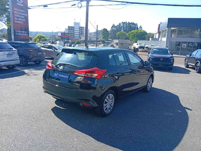 toyota yaris 1.5 16v flex xl multidrive 4p automatico 2025