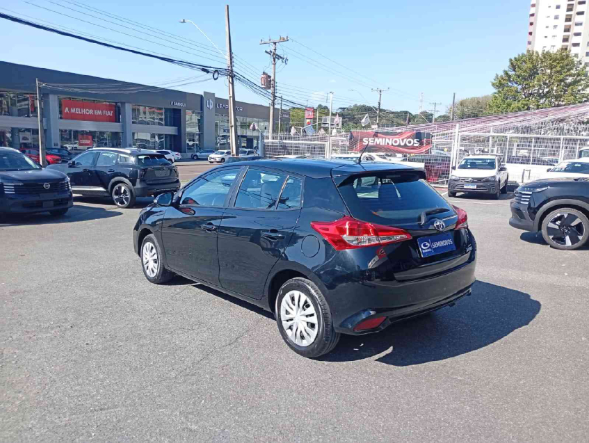 toyota yaris 1.5 16v flex xl multidrive 4p automatico 2025