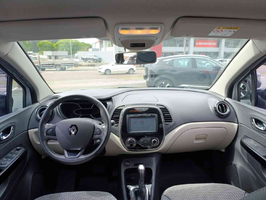 captur intense 2.0 16v at  flex 2017/1812