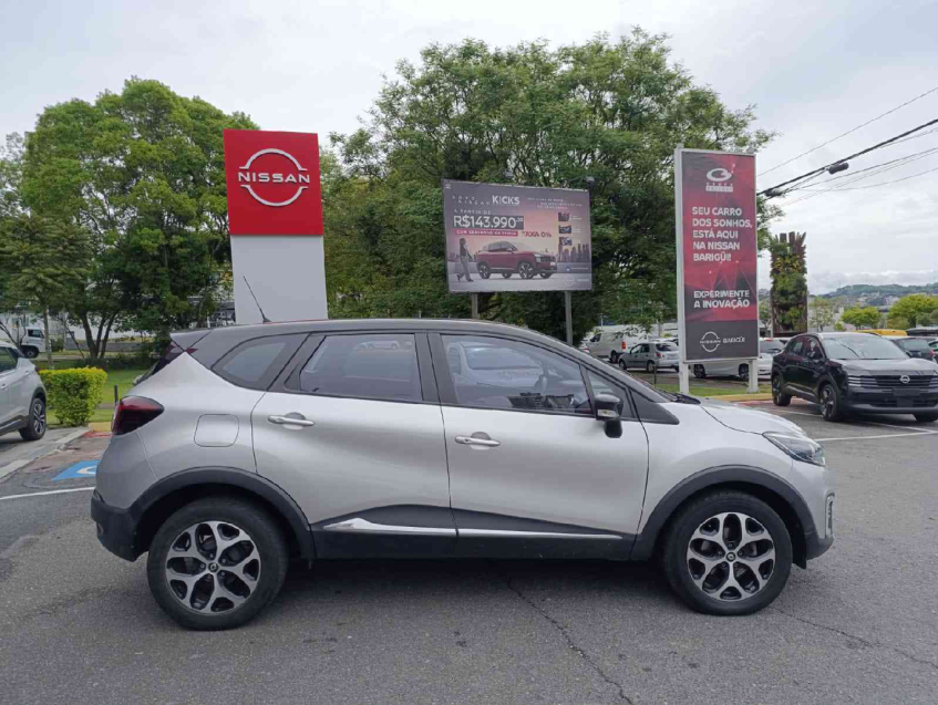 captur intense 2.0 16v at  flex 2017/187