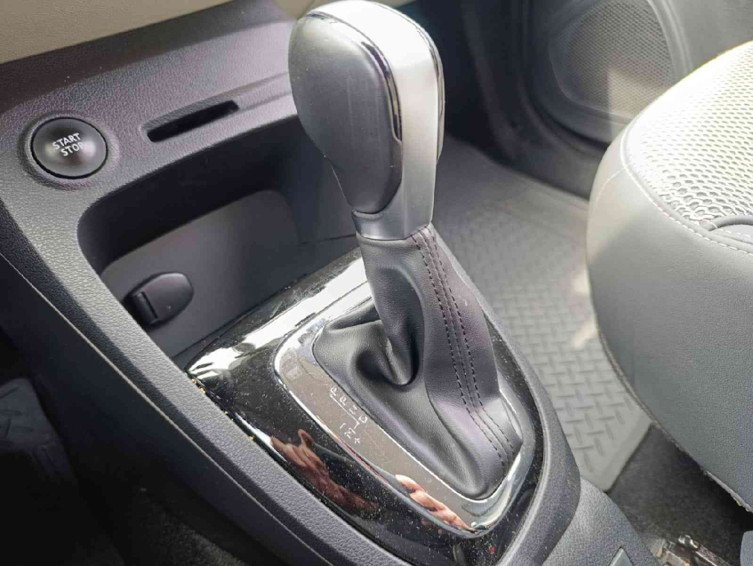 captur intense 2.0 16v at  flex 2017/1816