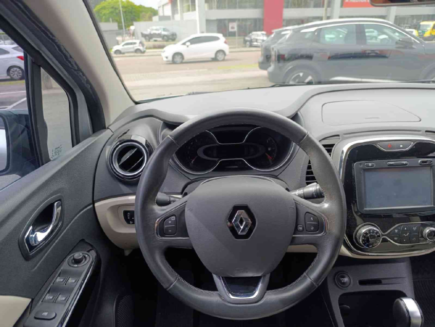 captur intense 2.0 16v at  flex 2017/1813