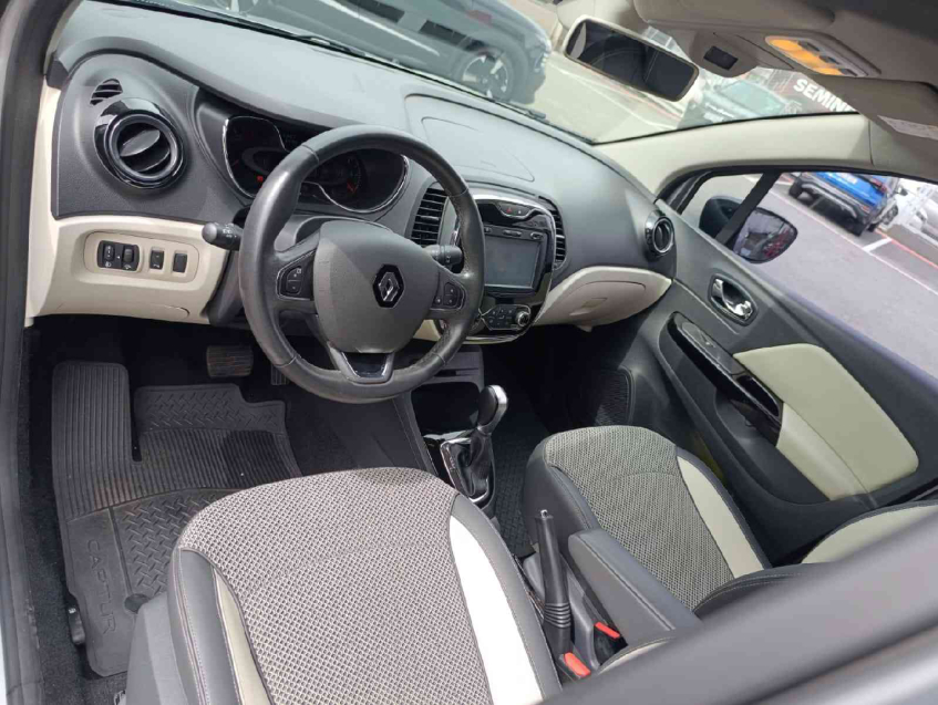 captur intense 2.0 16v at  flex 2017/189