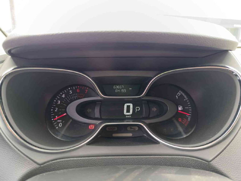 captur intense 2.0 16v at  flex 2017/1814