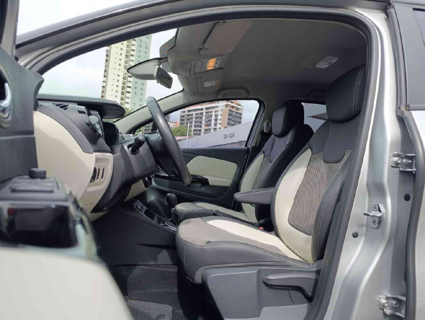 captur intense 2.0 16v at  flex 2017/1810