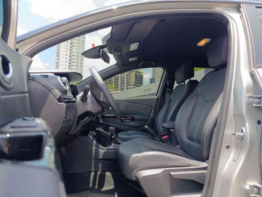 captur iconic 1.3 16v tce cvt x-tronic flex automatico 2021/2210