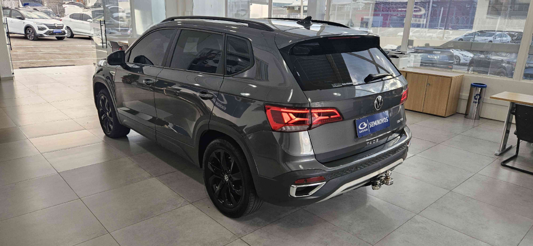 taos comfortline 250 1.4 tb at  automatico 2023/235