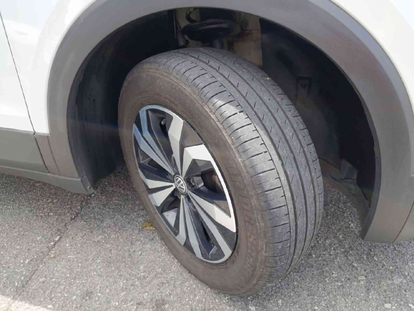 : t-cross sense 200(plus) 1.0 tsi at617