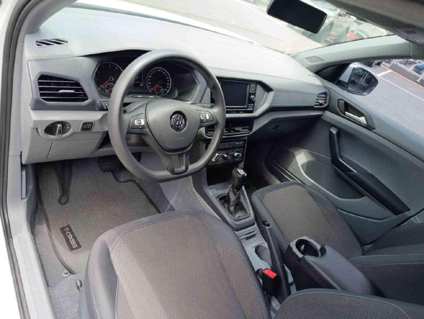 : t-cross sense 200(plus) 1.0 tsi at610