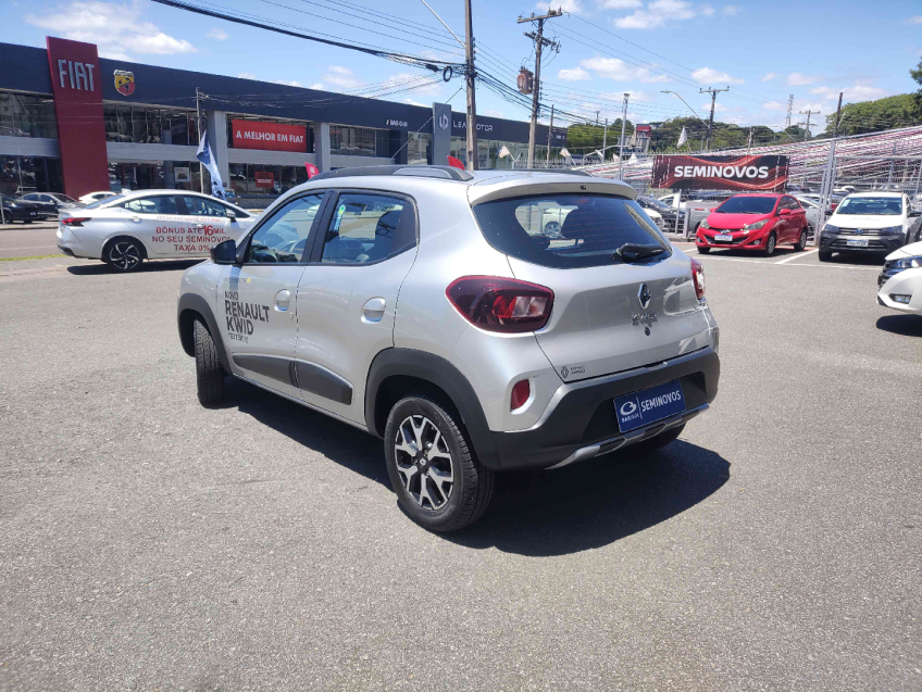 kwid outsider 1.0 flex manual 2024/254