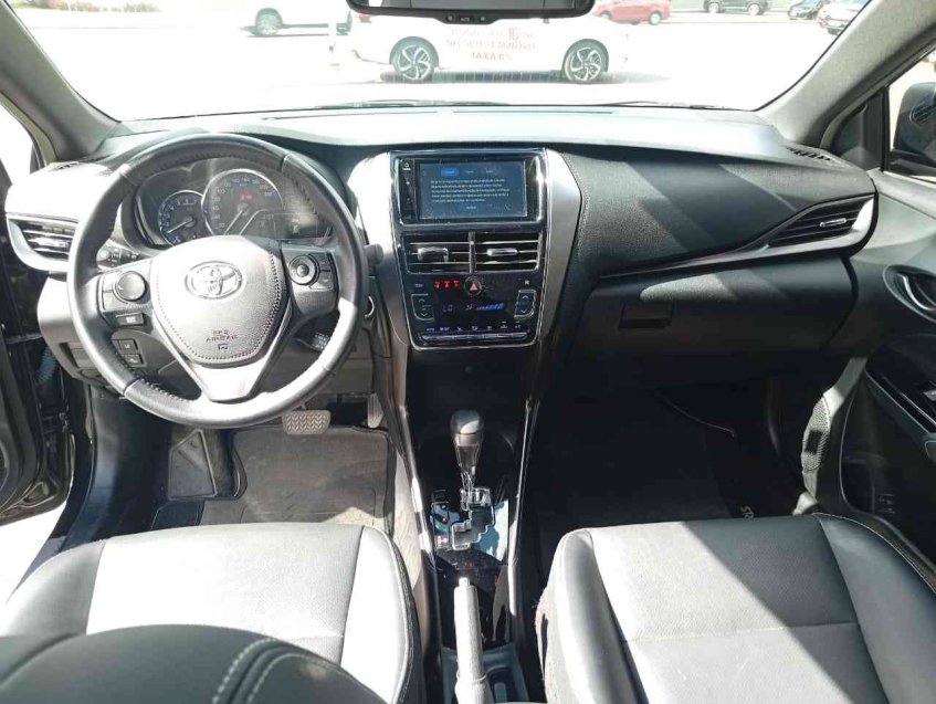 yaris hatch xls 1.5 cvt  flex automatico 2022/2311