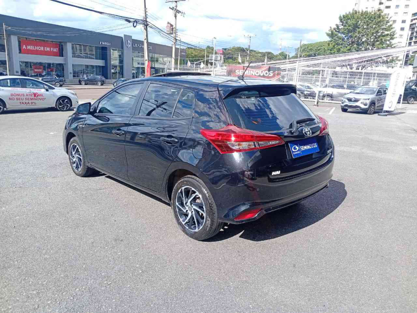 yaris hatch xls 1.5 cvt  flex automatico 2022/234