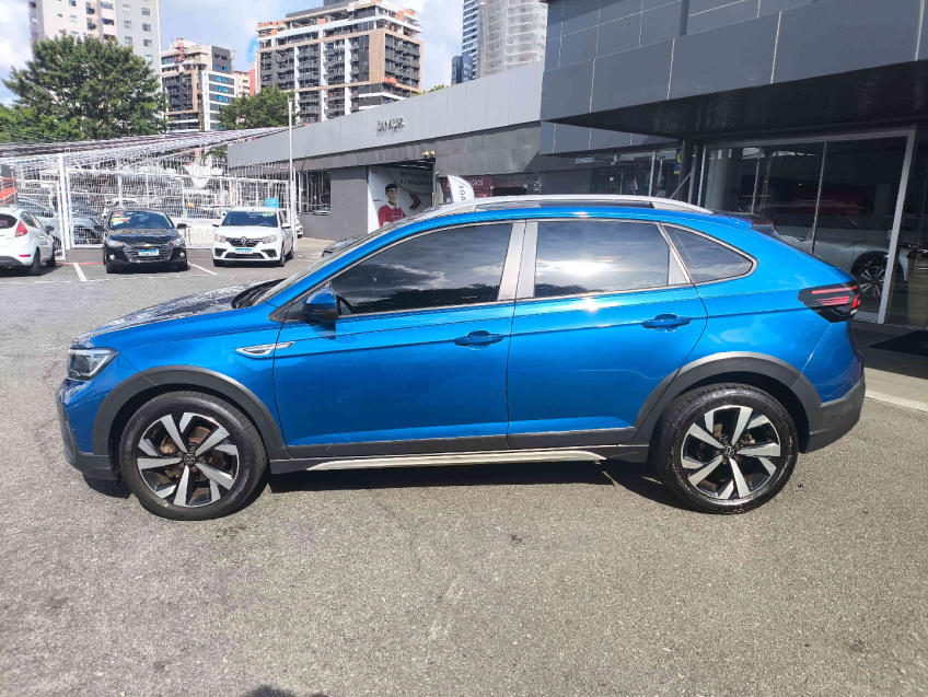 nivus highline 200(outfit) 1.0 tsi at6 flex automatico 2022/233