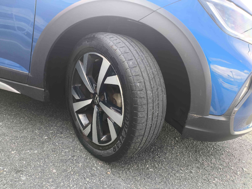 nivus highline 200(outfit) 1.0 tsi at6 flex automatico 2022/2317