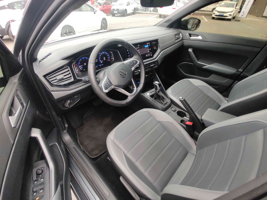 nivus highline 200 1.0 tsi at6  flex automatico 2024/2410