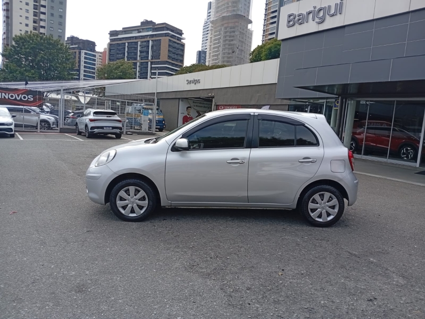 nissan march s 1.0 - completo3