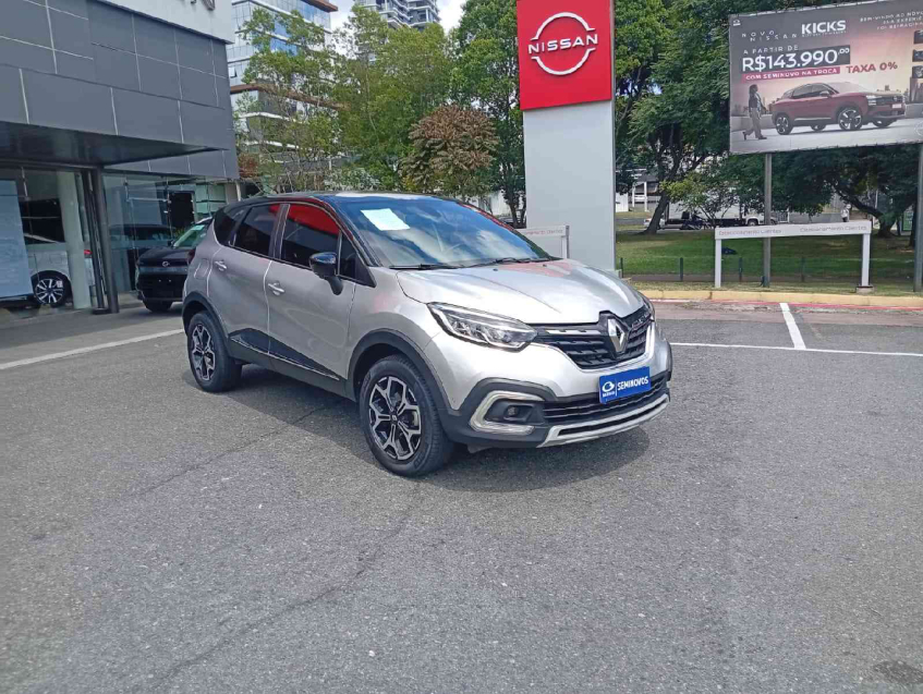 captur iconic 1.3 16v tce cvt x-tronic 2022/23
