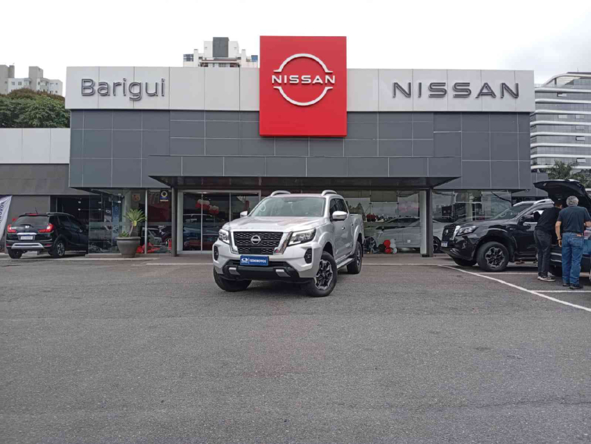 nissan frontier 2.3 16v turbo diesel platinum cd 4x4 automatico 4p 202520