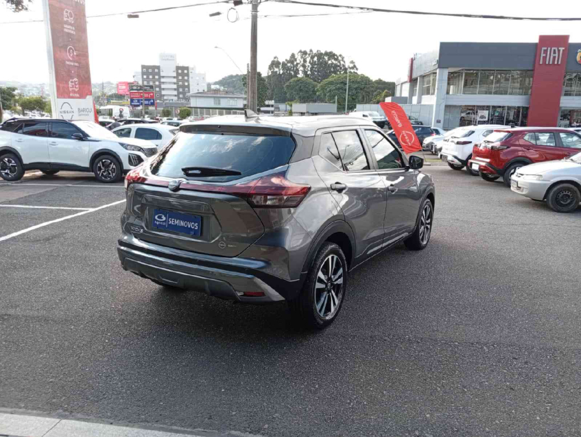 kicks advance 1.6 16v cvt  xtronic 2023/246