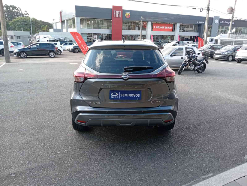 kicks advance 1.6 16v cvt  xtronic 2023/245