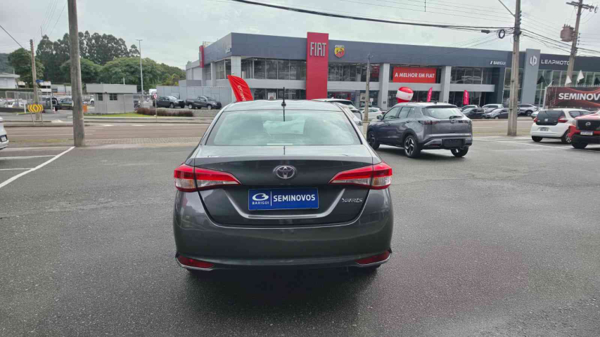 yaris sedan xl 1.5 cvt flex automatico 2024/255