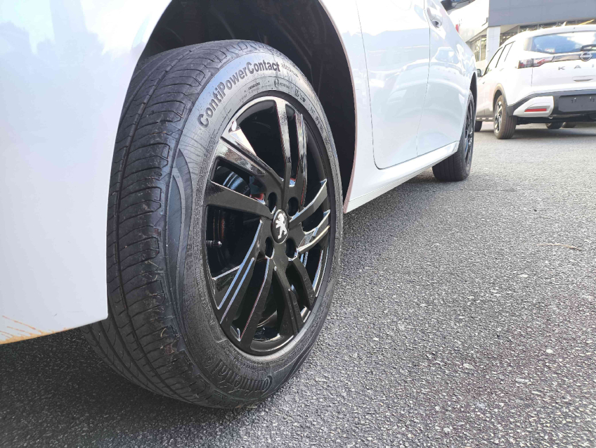 208 style 1.0 mt flex manual 2022/2318