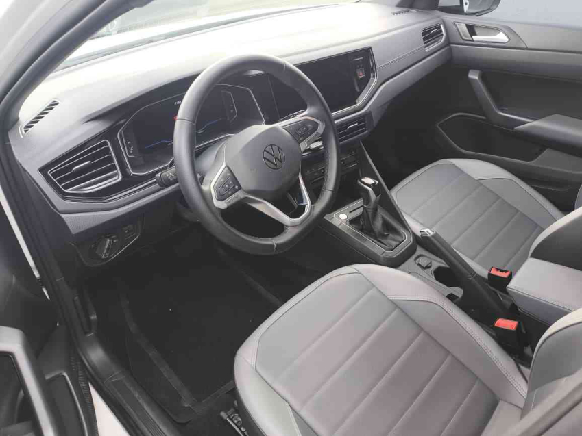 volkswagen nivus 1.0 200 tsi total flex highline automatico 4p 202410
