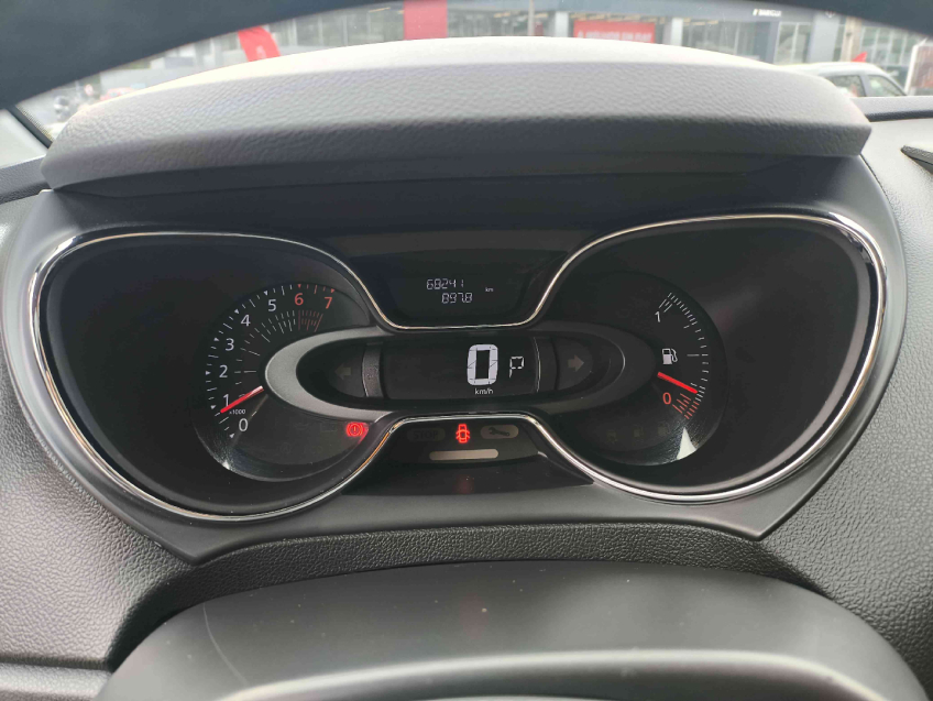 captur intense 1.6 16v sce cvt x-tronic flex 2018/1915