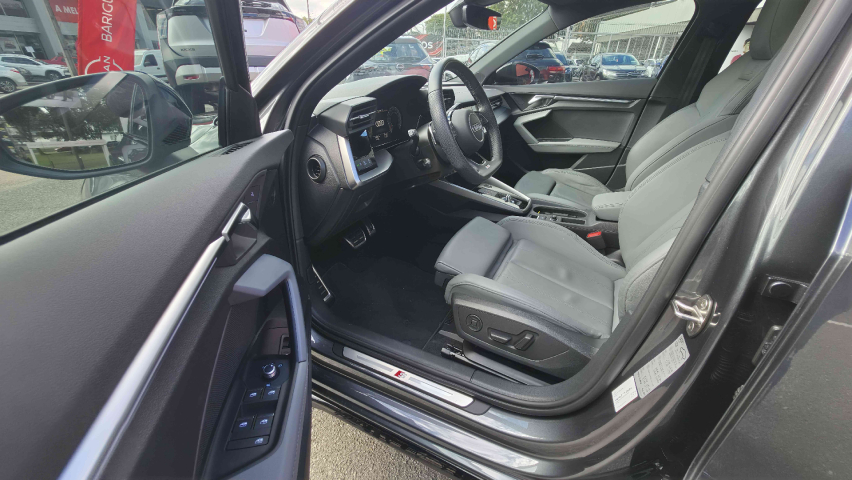 a3 sedan performance black 2.0 16v tb mhev s troni  2023/2411