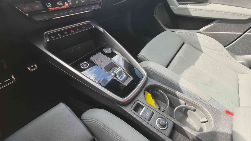 a3 sedan performance black 2.0 16v tb mhev s troni  2023/2418