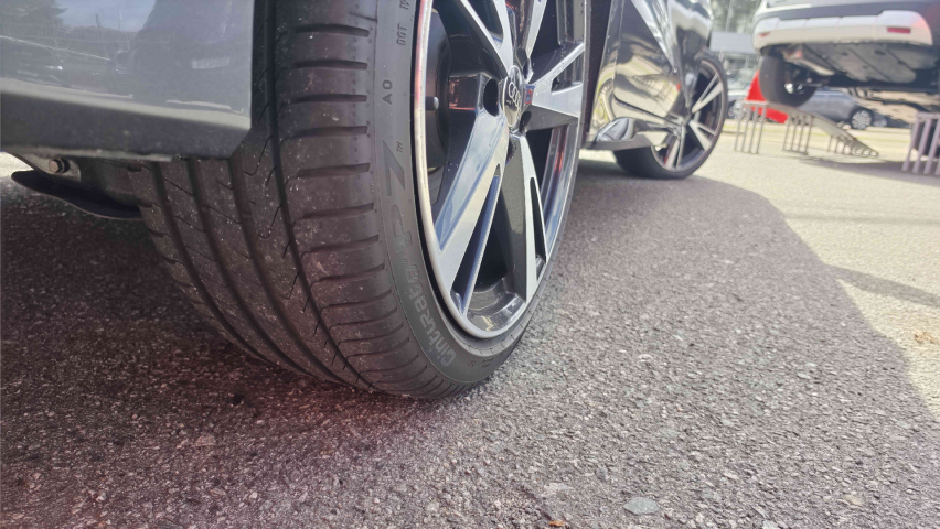 a3 sedan performance black 2.0 16v tb mhev s troni  2023/2420