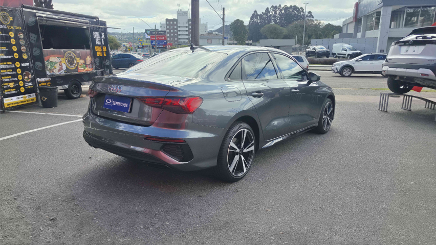 a3 sedan performance black 2.0 16v tb mhev s troni  2023/246