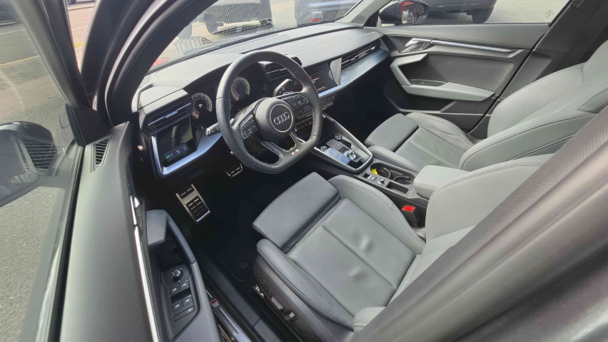 a3 sedan performance black 2.0 16v tb mhev s troni  2023/2410