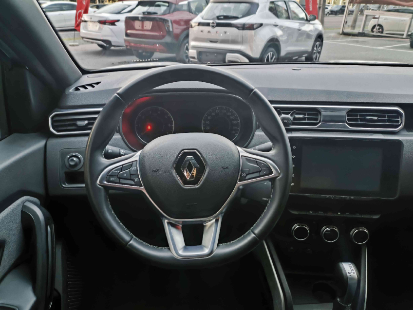 iconic 1.3 16v tce cvt x-tronic  flex automatico 2023/2414