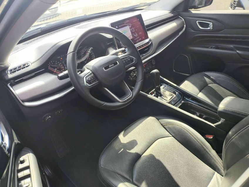 compass longitude 4x2 1.3 t270 tb at6 flex automatico 2023/239