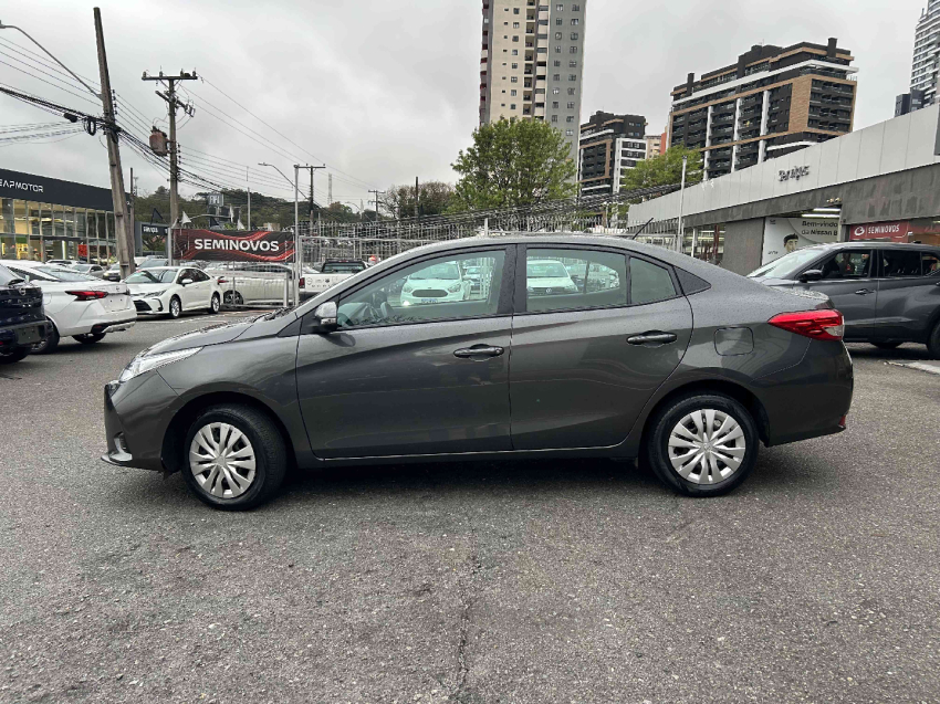 yaris sedan xl 1.5 cvt  flex automatico 2024/253