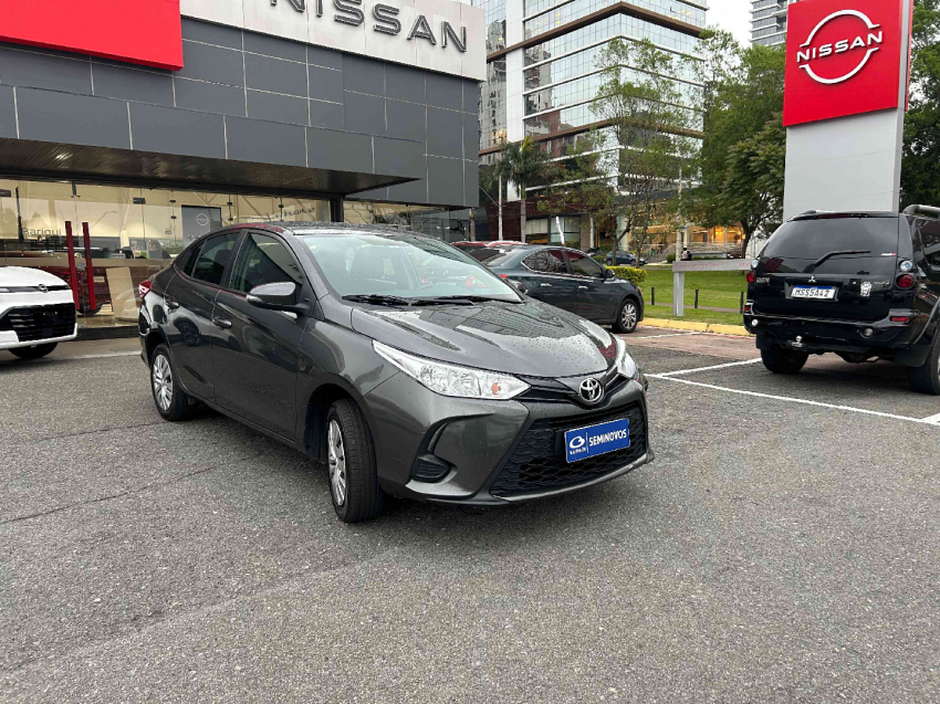 yaris sedan xl 1.5 cvt  flex automatico 2024/25