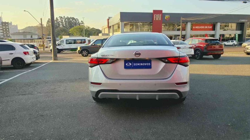 sentra advance 2.0 16v cvt gasolina automatico 2023/245