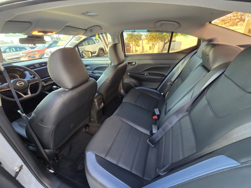 nissan versa 1.6 16v flex exclusive xtronic 4p automatico 2025